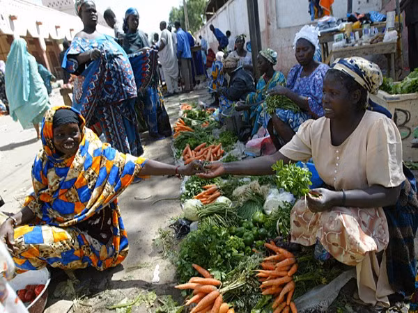 8. N’ Djamena (Chad) Một cốc cà phê: 3,32 USD Một Gallon xăng: 6,55 USD Nhật báo quốc tế: 6,85 USD Đồ ăn nhanh: 25,18 USD N'Djamena vốn và các trung tâm kinh tế của đất nước châu Phi Chad. Lý do chính khiến chi phí sinh hoạt ở đây đắt đỏ là sự khó khăn trong việc tìm kiếm chỗ ở phù hợp và an toàn cho người nước ngoài, làm cho những nơi có sẵn vô cùng tốn kém. 8. N’ Djamena (Chad) Một cốc cà phê: 3,32 USD Một Gallon xăng: 6,55 USD Nhật báo quốc tế: 6,85 USD Đồ ăn nhanh: 25,18 USD N'Djamena vốn và các trung tâm kinh tế của đất nước châu Phi Chad. Lý do chính khiến chi phí sinh hoạt ở đây đắt đỏ là sự khó khăn trong việc tìm kiếm chỗ ở phù hợp và an toàn cho người nước ngoài, làm cho những nơi có sẵn vô cùng tốn kém.