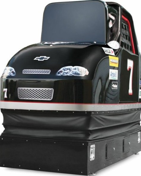 Đối với các game thủ và người hâm mộ xe đua, đây là một chiếc xe rất có giá trị. Đây không phải là xe thật mà là một xe đua ảo, được trang bị màn hình LCD 22 inch và phần mềm đua xe tốc độ. Đối với các game thủ và người hâm mộ xe đua, đây là một chiếc xe rất có giá trị. Đây không phải là xe thật mà là một xe đua ảo, được trang bị màn hình LCD 22 inch và phần mềm đua xe tốc độ.