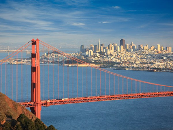 San Francisco UHNW: 4.230 người San Francisco trở thành trung tâm tài chính lớn ở phía tây nước Mỹ từ năm 1800. Các công ty lớn nhất của thành phố này là Hewlett-Packard, Wells Fargo, McKesson và Facebook. Riêng đợt phát hành cổ phiếu lần đầu ra công chúng của Facebook (IPO) có thể tạo ra tới 900 triệu phú và tỷ phú mới. Những đại gia nổi tiếng ở đây bao gồm đồng sáng lập Google là Sergey Brin và Larry Page, giám đốc tài chính của Google George Roberts. San Francisco UHNW: 4.230 người San Francisco trở thành trung tâm tài chính lớn ở phía tây nước Mỹ từ năm 1800. Các công ty lớn nhất của thành phố này là Hewlett-Packard, Wells Fargo, McKesson và Facebook. Riêng đợt phát hành cổ phiếu lần đầu ra công chúng của Facebook (IPO) có thể tạo ra tới 900 triệu phú và tỷ phú mới. Những đại gia nổi tiếng ở đây bao gồm đồng sáng lập Google là Sergey Brin và Larry Page, giám đốc tài chính của Google George Roberts.