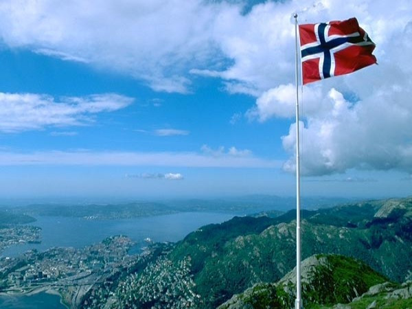 10. Na Uy Nợ nước ngoài (% so với GDP): 246,9% Tổng nợ nước ngoài: 653,29 tỷ USD GDP năm 2011 (ước tính): 264,5 tỷ USD Nợ nước ngoài bình quân đầu người: 138.783 USD