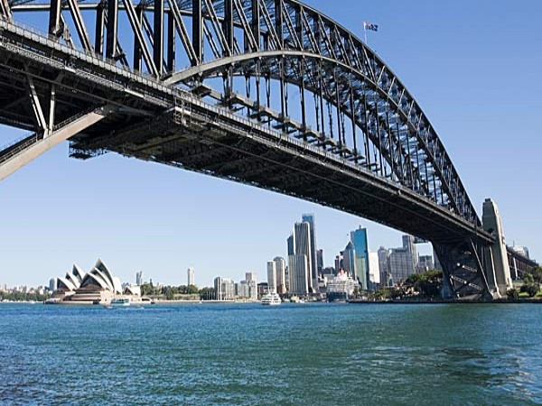 17. Australia Nợ nước ngoài (% so với GDP): 139,9% Tổng nợ nước ngoài: 1,283 nghìn tỷ USD GDP năm 2011 (ước tính): 917,7 tỷ USD Nợ nước ngoài bình quân đầu người: 58.322 USD