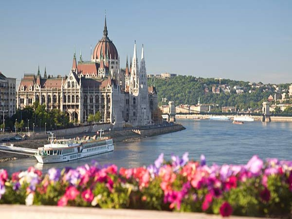 19. Hungary Nợ nước ngoài (% so với GDP): 110,3% Tổng nợ nước ngoài: 216,16 tỷ USD GDP năm 2011 (ước tính): 195,9 tỷ USD Nợ nước ngoài bình quân đầu người: 21.706 USD