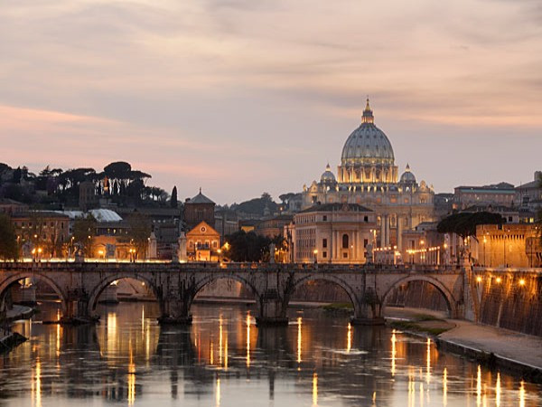 18. Italia Nợ nước ngoài (% so với GDP): 136,6% Tổng nợ nước ngoài: 2,494 nghìn tỷ USD GDP năm 2011 (ước tính): 1,826 nghìn tỷ USD Nợ nước ngoài bình quân đầu người: 40.724 USD