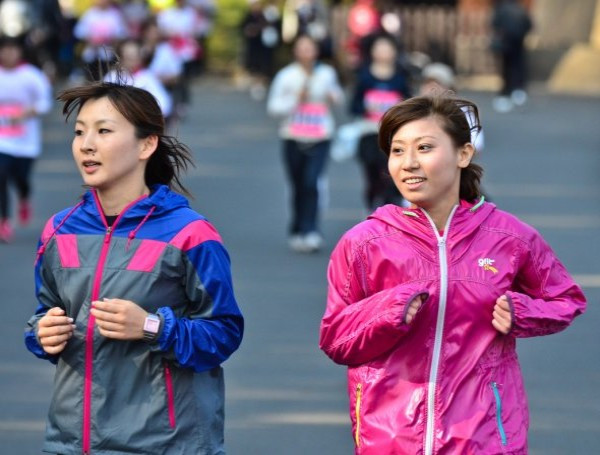 Thậm chí, ngay cả tập thể dục ở Tokyo cũng tốn kém. Mỗi thành viên ở phòng tập thể dục hàng tháng phải trả phí là 115 USD, so với khoảng 70USD ở New York. Thậm chí, ngay cả tập thể dục ở Tokyo cũng tốn kém. Mỗi thành viên ở phòng tập thể dục hàng tháng phải trả phí là 115 USD, so với khoảng 70USD ở New York.