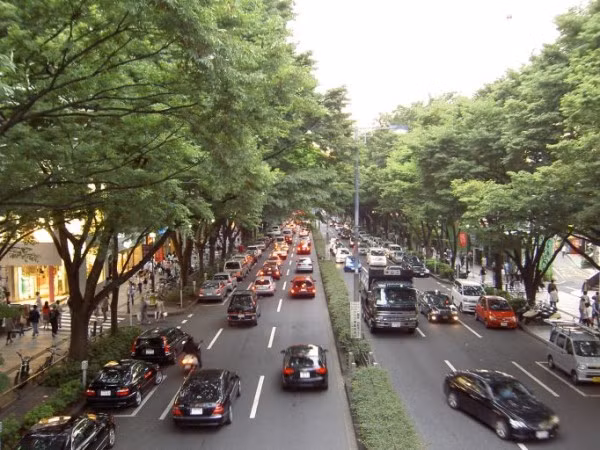 Và nếu ở trong khu phố đắt đỏ nhất của Tokyo, giá thuê một căn hộ 3 phòng ngủ sẽ là 9.445 USD/tháng. Với mức giá này, Tokyo đứng thứ hai thế giới, chỉ sau Hồng Kông, về giá cho thuê bất động sản cao cấp.