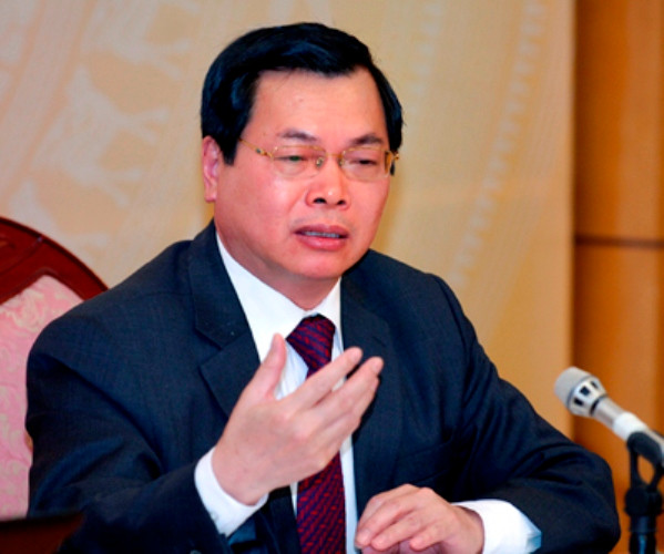 Bộ trưởng Bộ Công Thương Vũ Huy Hoàng nói: "Đề nghị người tiêu dùng có trách nhiệm hơn với các hàng hóa tiêu dùng. Thái độ của người tiêu dùng cũng hết sức quan trọng. Bộ trưởng Bộ Công Thương Vũ Huy Hoàng nói: "Đề nghị người tiêu dùng có trách nhiệm hơn với các hàng hóa tiêu dùng. Thái độ của người tiêu dùng cũng hết sức quan trọng.