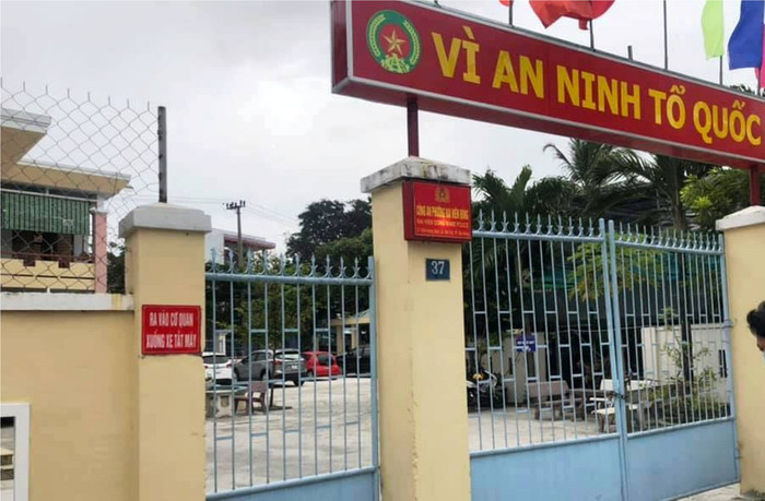 Trụ sở công an phường Nại Hiên Đông được phun thuốc, khử trùng. Ảnh: AN