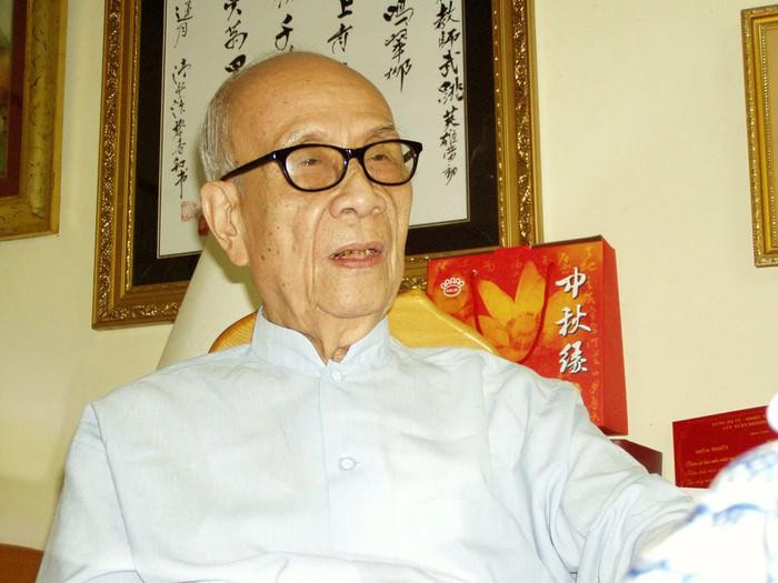 Giáo sư Vũ Khiêu, Anh hùng Lao động thời kỳ đổi mới (ảnh trên giaoduc.net.vn) Giáo sư Vũ Khiêu, Anh hùng Lao động thời kỳ đổi mới (ảnh trên giaoduc.net.vn)