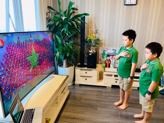 Học sinh Marie Curie, Hà Nội dự lễ khai giảng trực tuyến