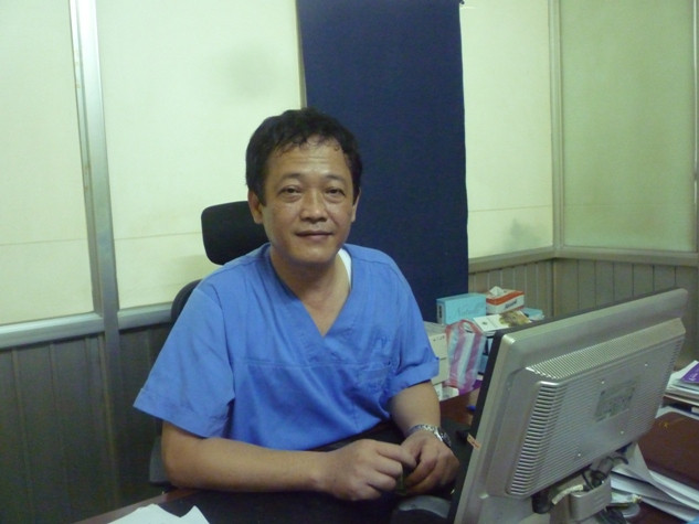 PGS. Ts Trần Thiết Sơn - Trưởng khoa Phẫu thuật tạo hình Bệnh viện Xanh Pôn (Hà Nội). Ảnh Thu Hòe