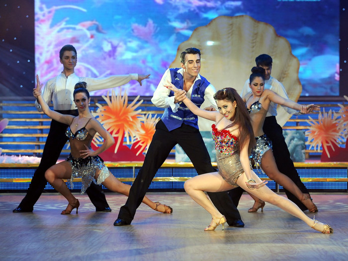 Khánh Thi xinh đẹp, quyến rũ trên sàn nhảy của BNHV 2012 Khánh Thi xinh đẹp, quyến rũ trên sàn nhảy của BNHV 2012