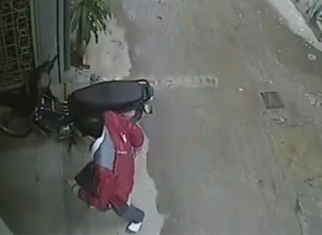 Nhưng đành vô vọng đi về. Nhưng đành vô vọng đi về.