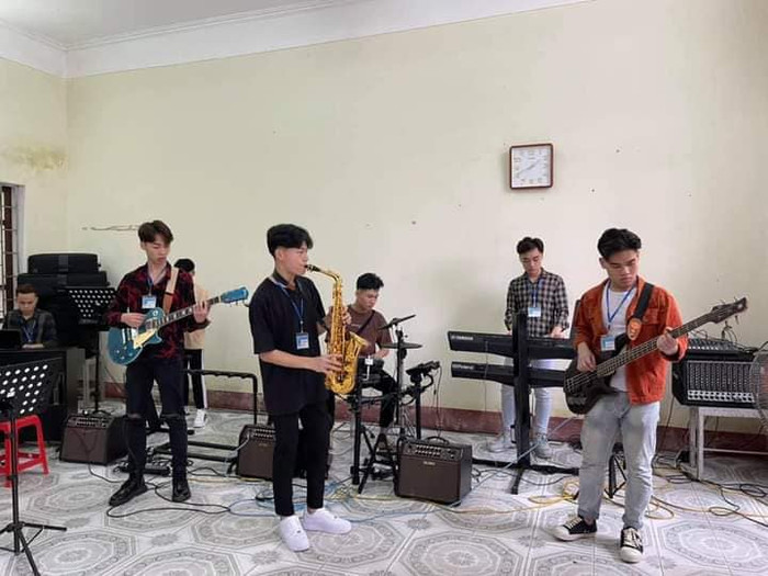Học sinh, sinh viên khoa Văn hóa nghệ thuật, Trường Cao đẳng Kỹ thuật Công nghệ Quy Nhơn trong giờ học (Ảnh: Website nhà trường). Học sinh, sinh viên khoa Văn hóa nghệ thuật, Trường Cao đẳng Kỹ thuật Công nghệ Quy Nhơn trong giờ học (Ảnh: Website nhà trường).