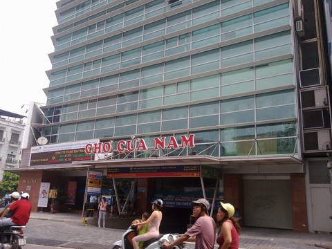 Chợ Cửa Nam, một ví dụ điển hình về thất bại trong chuyển đổi mô hình chợ thành trung tâm thương mại Ảnh minh họa