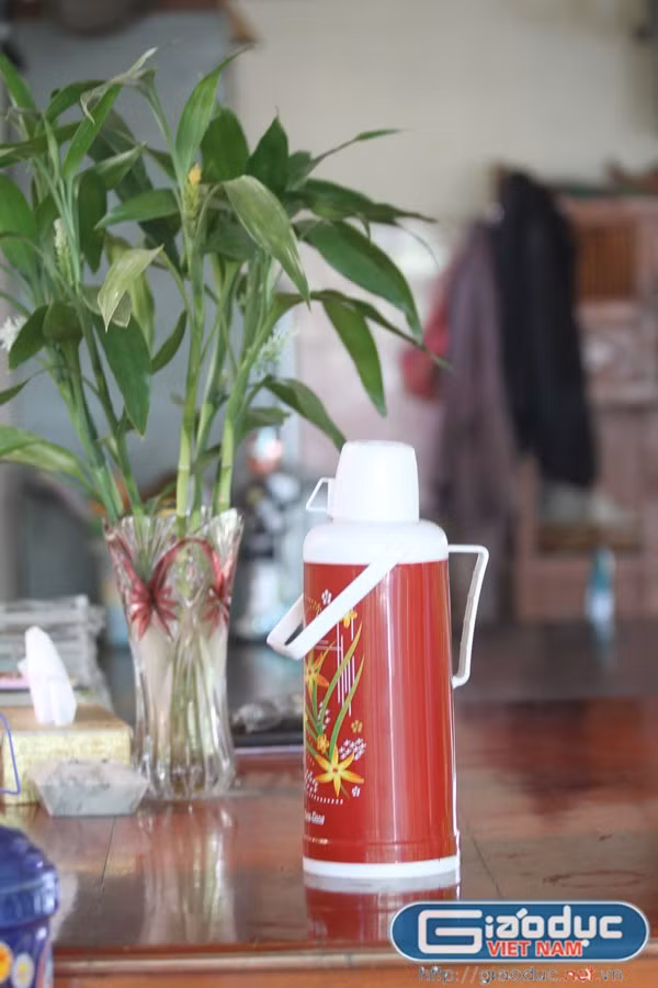 ...Phích nước... những đồ vật giản dị hơn cả nhà "thường dân" của vị tướng.