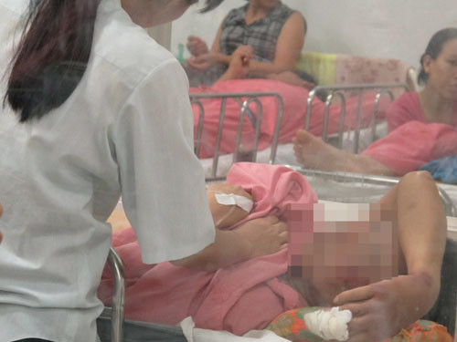 Va quẹt xe ben, 3 mẹ con thương vong trên đường về thăm bà ngoại ảnh 1 Va quẹt xe ben, 3 mẹ con thương vong trên đường về thăm bà ngoại ảnh 1