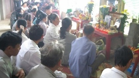 Nhiều trung tâm ngoại cảm mọc lên để trục lợi, làm ảnh hưởng tới tinh thần thân nhân liệt sĩ (Ảnh minh họa) Nhiều trung tâm ngoại cảm mọc lên để trục lợi, làm ảnh hưởng tới tinh thần thân nhân liệt sĩ (Ảnh minh họa)