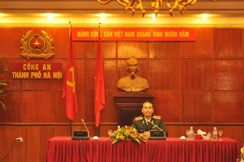 Trung tướng Nguyễn Đức Nhanh - Giám đốc Công an TP. Hà Nội trong buổi gặp gỡ báo chí cuối năm 2011