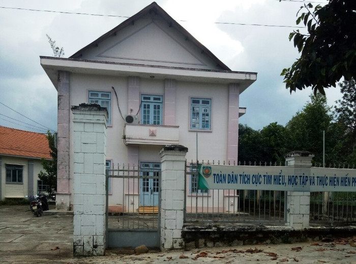 Phòng giáo dục và Đào tạo huyện Đam Rông, nơi phát hồ sơ mời thầu gói thầu mua sắm trang thiết bị giáo dục năm 2019 trị giá gần 4 tỉ đồng. Ảnh: GV Phòng giáo dục và Đào tạo huyện Đam Rông, nơi phát hồ sơ mời thầu gói thầu mua sắm trang thiết bị giáo dục năm 2019 trị giá gần 4 tỉ đồng. Ảnh: GV