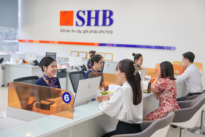 Thỏa thuận chuyển nhượng SHB Finance đem lại nguồn thặng dư vốn đáng kể cho SHB cũng như nâng cao năng lực tài chính và vị thế của ngân hàng Thỏa thuận chuyển nhượng SHB Finance đem lại nguồn thặng dư vốn đáng kể cho SHB cũng như nâng cao năng lực tài chính và vị thế của ngân hàng