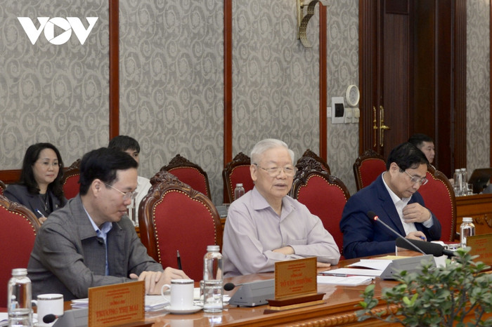 Hội nghị cũng nghe Uỷ ban Kiểm tra Trung ương báo cáo các đoàn kiểm tra của Bộ Chính trị, Ban Bí thư năm 2022 và đề xuất Chương trình kiểm tra của Bộ Chính trị, Ban Bí thư năm 2023. Hội nghị cũng nghe Uỷ ban Kiểm tra Trung ương báo cáo các đoàn kiểm tra của Bộ Chính trị, Ban Bí thư năm 2022 và đề xuất Chương trình kiểm tra của Bộ Chính trị, Ban Bí thư năm 2023.