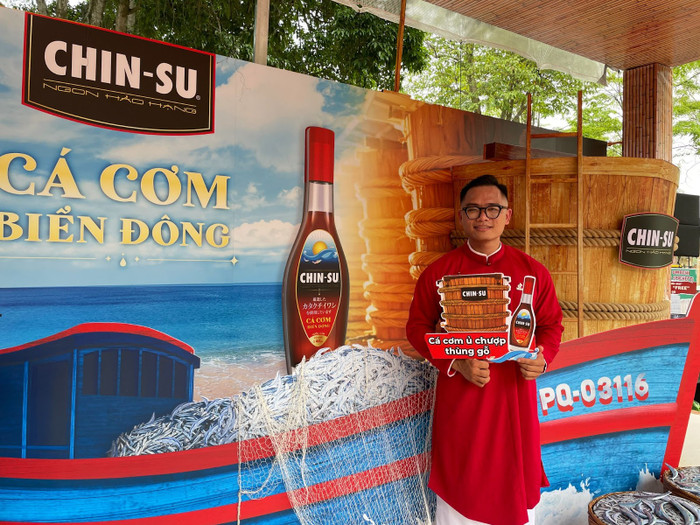 TikToker Chef Hugo Hiếu ấn tượng trước khu thùng gỗ ủ chượp hoành tráng của Chin-Su.