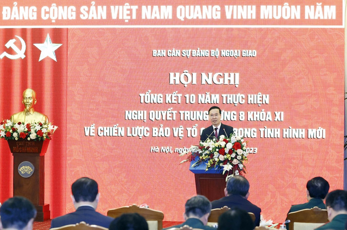 Chủ tịch nước dự Hội nghị Tổng kết 10 năm thực hiện Nghị quyết Trung ương 8 (khóa XI) về “Chiến lược bảo vệ Tổ quốc trong tình hình mới”. Chủ tịch nước dự Hội nghị Tổng kết 10 năm thực hiện Nghị quyết Trung ương 8 (khóa XI) về “Chiến lược bảo vệ Tổ quốc trong tình hình mới”.
