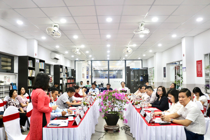 Phó Giáo sư Hoàng Minh Sơn - Thứ trưởng Bộ Giáo dục và Đào tạo, Phó Chủ tịch Hiệp hội Các trường đại học, cao đẳng Việt Nam tham dự hội thảo: “Ba năm thực hiện Nghị quyết 35/NQ-CP về tăng cường huy động các nguồn lực của xã hội đầu tư cho phát triển giáo dục và đào tạo giai đoạn 2019-2025: Các vấn đề và giải pháp” (ảnh: Doãn Nhàn)