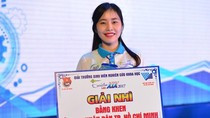 Nữ sinh trường Đại học Kinh tế Đà Nẵng với niềm đam mê nghiên cứu khoa học được vinh danh. Ảnh: TH