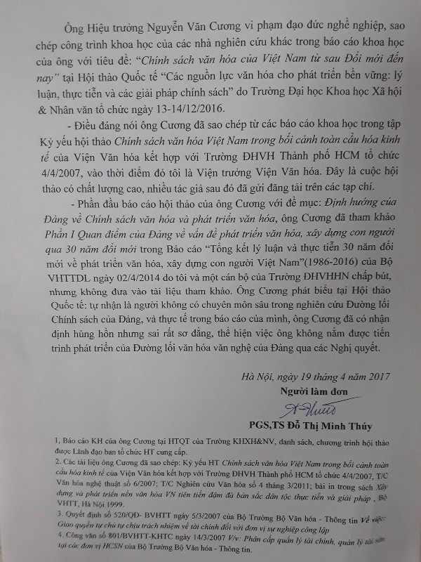 Đơn tố cáo ông Nguyễn Văn Cương, Hiệu trưởng Trường Đại học Văn hóa Hà Nội vi phạm đạo đức nghề nghiệp, sao chép công trình khoa học của các nhà nghiên cứu khác. Ảnh Trần Việt.