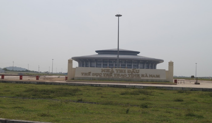 Nhà thi đấu đa năng do tỉnh Hà Nam làm chủ đầu tư với số vốn lên đến 1000 tỷ đồng tại phường Lam Hạ, thành phố Phủ Lý. Nhà thi đấu đa năng do tỉnh Hà Nam làm chủ đầu tư với số vốn lên đến 1000 tỷ đồng tại phường Lam Hạ, thành phố Phủ Lý.