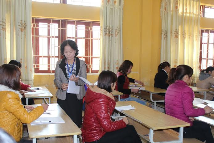 Giáo viên đăng kí đề tài để viết, một huyện thị một năm cũng phải có tới vài trăm cái sáng kiến. Giáo viên đăng kí đề tài để viết, một huyện thị một năm cũng phải có tới vài trăm cái sáng kiến.