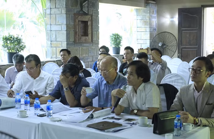 Thành phần Ban giám khảo đều là những kiến trúc sư có tên tuổi ở Việt Nam (ảnh Trinh Phúc).