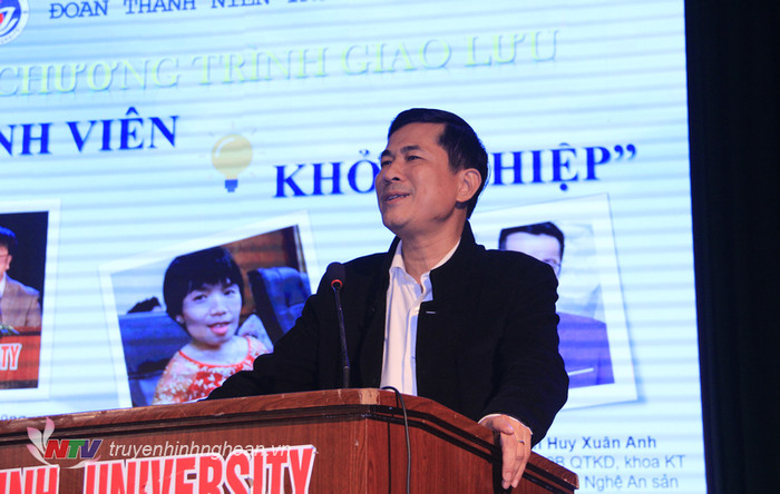 Ông Thái Văn Thành, Giám đốc Sở Giáo dục và Đào tạo tỉnh Nghệ An (ảnh nguồn truyenhinhnghean). Ông Thái Văn Thành, Giám đốc Sở Giáo dục và Đào tạo tỉnh Nghệ An (ảnh nguồn truyenhinhnghean).