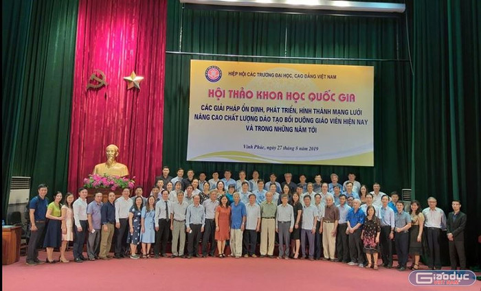 Các đại biểu dự hội thảo chụp ảnh lưu niệm, ảnh: Trinh Phúc. Các đại biểu dự hội thảo chụp ảnh lưu niệm, ảnh: Trinh Phúc.