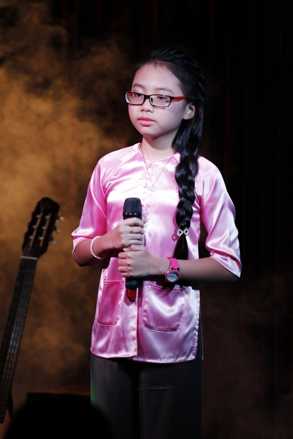 Giọng ca nhí Phương Mỹ Chi sẽ trở thành đứa em bị thất lạc của Dương Ngọc Thái trong ca khúc "Thương con cá rô đồng" Giọng ca nhí Phương Mỹ Chi sẽ trở thành đứa em bị thất lạc của Dương Ngọc Thái trong ca khúc "Thương con cá rô đồng"