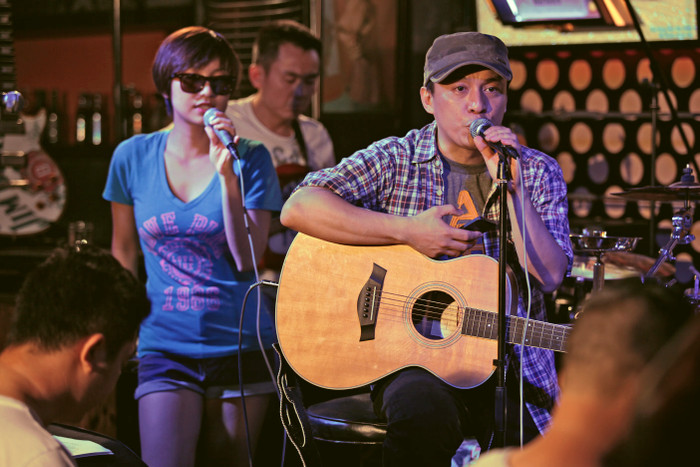 Lam Trường sẽ cùng với 2 cháu gái của mình thể hiện liên khúc gồm 2 ca khúc nổi tiếng của nhạc sỹ Bảo Chấn. Lam Trường sẽ cùng với 2 cháu gái của mình thể hiện liên khúc gồm 2 ca khúc nổi tiếng của nhạc sỹ Bảo Chấn.