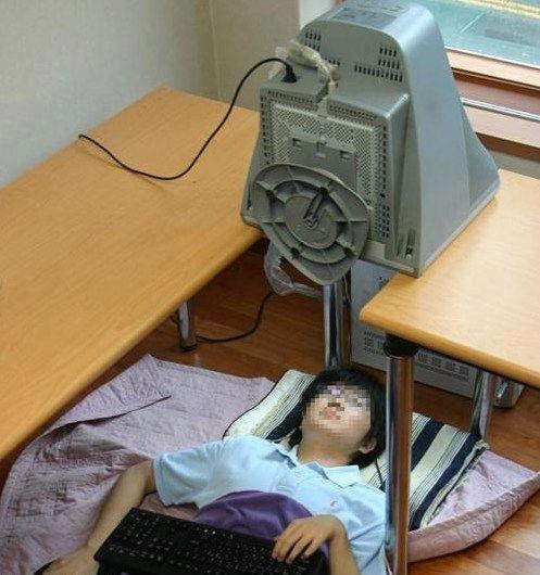 Máy tính tiện lợi và chống mỏi mệt Máy tính tiện lợi và chống mỏi mệt