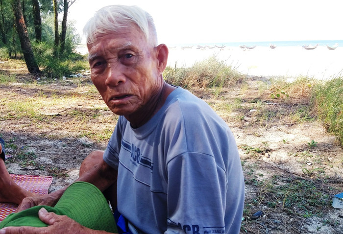 Ông Trương Xuân Nhuận người dân thôn Cang Gián cho biết đến bây giờ chỉ mới nghe qua việc sẽ có “đại dự án” về làng của mình nhưng đã cảm thấy lo lắng với việc tái định cư.