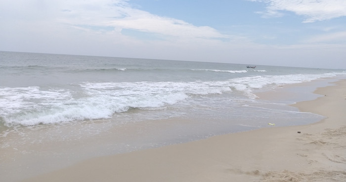 Biển ở khu vực Cang Gián rất đẹp.