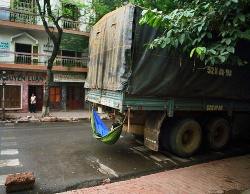 Trưa đến ngủ giường hạng sang Trưa đến ngủ giường hạng sang