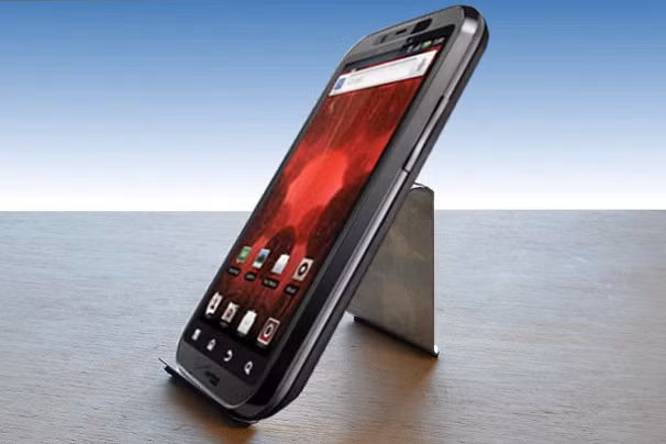 15. Chân đế điện thoại Chỉ với $5, bạn đã có thể sở hữu chân đế điện thoại bằng thép không gỉ rất thuận tiện khi sạc pin hoặc sử dụng chế độ rảnh tay.