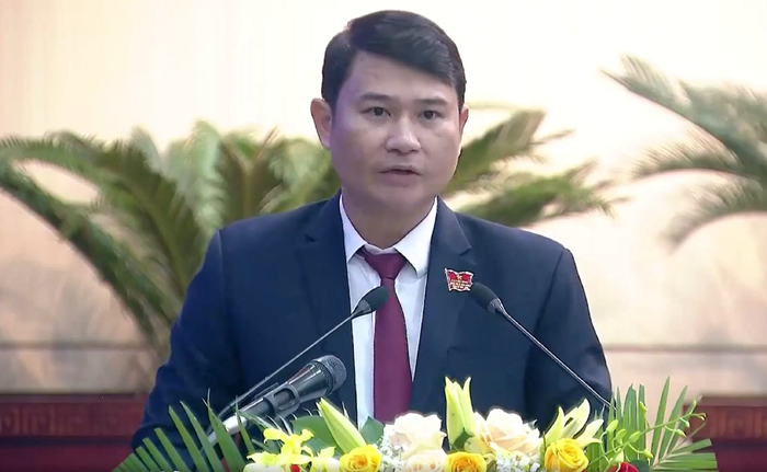 Ông Nguyễn Đình Khánh Vân, Trưởng Ban Văn hóa – Xã hội (Hội đồng nhân dân thành phố Đà Nẵng) nêu lên thực trạng đáng báo động là số lượng giáo viên nghỉ việc còn nhiều hơn cả y, bác sĩ nghỉ việc. Ảnh: AN Ông Nguyễn Đình Khánh Vân, Trưởng Ban Văn hóa – Xã hội (Hội đồng nhân dân thành phố Đà Nẵng) nêu lên thực trạng đáng báo động là số lượng giáo viên nghỉ việc còn nhiều hơn cả y, bác sĩ nghỉ việc. Ảnh: AN