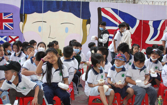 Các em nhỏ tại Trung tâm Phát huy Bình Triệu (thành phố Thủ Đức) tỏ ra rất hào hứng khi được khám, chữa bệnh.