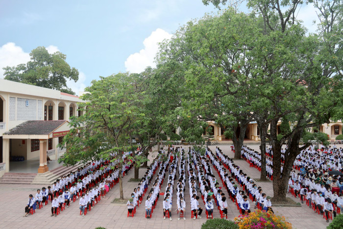 Hội thảo Khởi nghiệp trong thời đại cách mạng công nghiệp 4.0 thu hút hơn 1.600 học sinh. Hội thảo Khởi nghiệp trong thời đại cách mạng công nghiệp 4.0 thu hút hơn 1.600 học sinh.