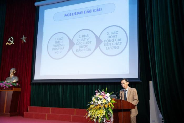 Tiến sĩ Phạm Đức Hiếu - Giám đốc Trung tâm Khảo thí và Đảm bảo chất lượng giáo dục báo cáo tại Chương trình. Tiến sĩ Phạm Đức Hiếu - Giám đốc Trung tâm Khảo thí và Đảm bảo chất lượng giáo dục báo cáo tại Chương trình.