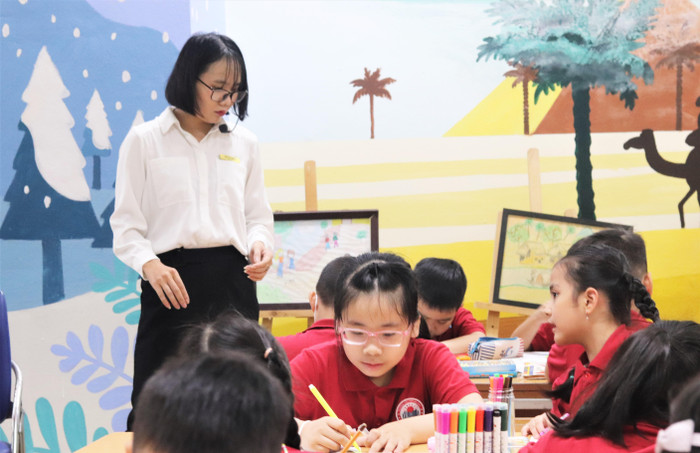 Thạc sĩ Nguyễn Vinh San đặt giả thiết, sinh viên sư phạm sau khi tốt nghiệp có trở về địa phương để thi tuyển viên chức, nhưng lại trượt, trong khi đến địa phương khác thì lại trúng tuyển, vẫn không pahri bồi hoàn học phí. Ảnh minh họa: Mộc Trà.