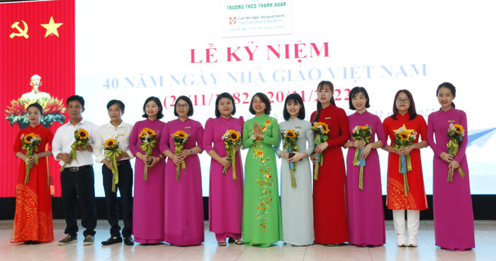 Thanh Xuân in đậm dấu ấn của các thầy cô nhà trường. Thanh Xuân in đậm dấu ấn của các thầy cô nhà trường.