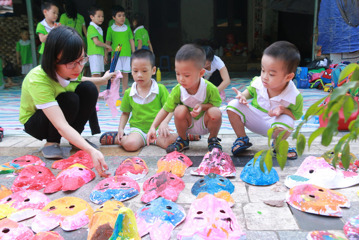 Giáo dục mầm non hiện tại cũng đã áp dụng nhiều phương pháp dạy mới, đòi hỏi giáo viên phải tự đổi mới. (Ảnh minh họa: Mộc Trà).