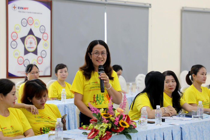 Phát biểu tham luận của tổ nữ công cơ quan 2 cho hoạt động nữ công.